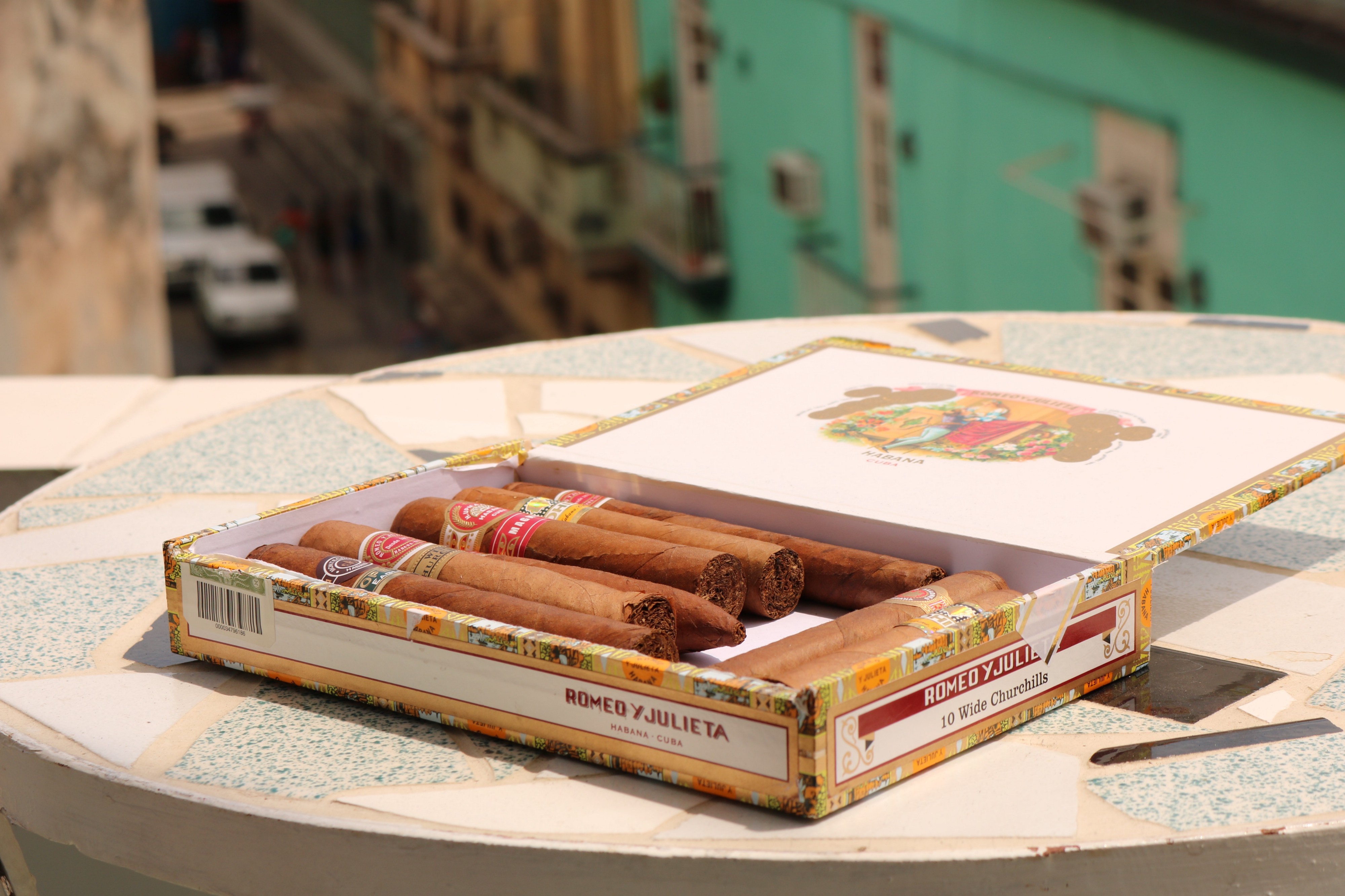 can you use a cigar box as a humidor